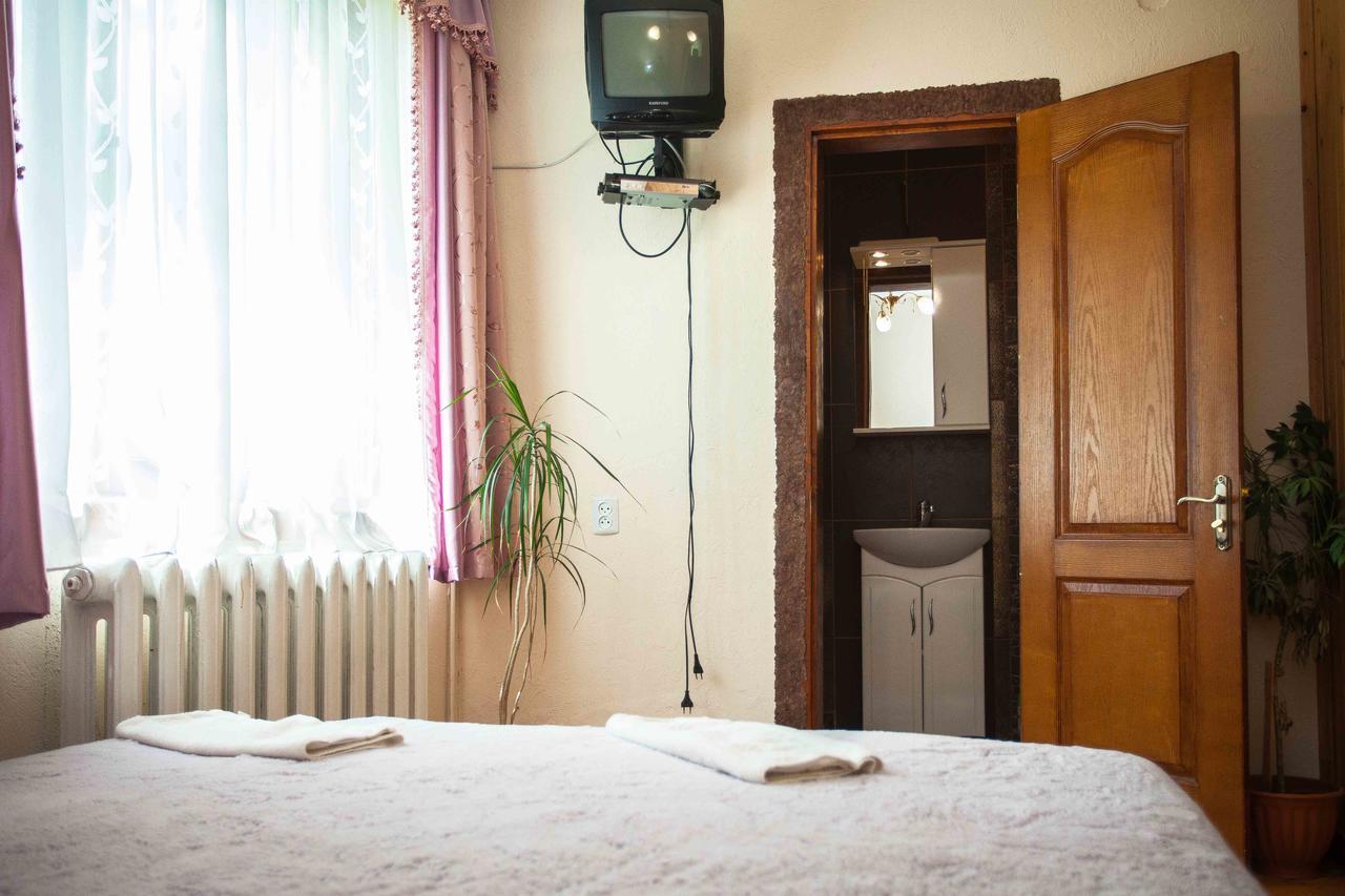 Lisoviy Zatyshok, Z Vidkrutum Litnim Baseynom Hotel Slavske Exterior foto